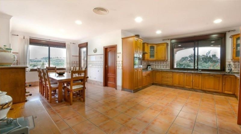 Málaga - Estepona - 10000m2