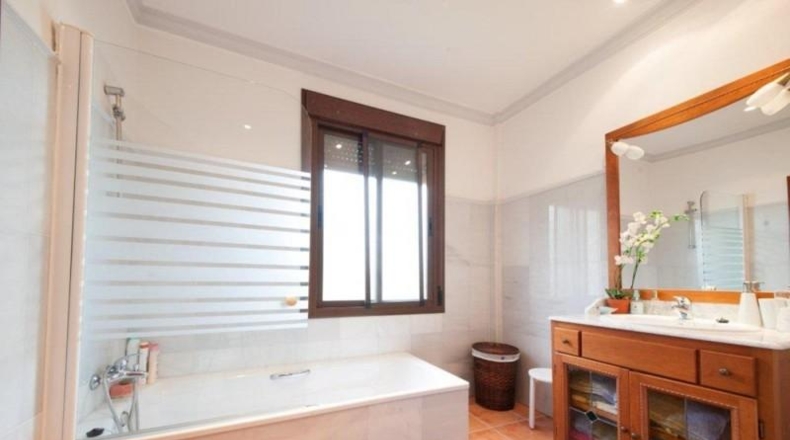 Málaga - Estepona - 10000m2