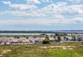 Отдельно стоящий дом с участком на продажу в городе Rojales Фото