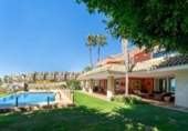 Chalet independiente con terreno en venta en la España, Alicante, ref: TR398506 foto