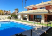 Chalet independiente con terreno en venta en la España, Alicante, ref: TR398506 foto