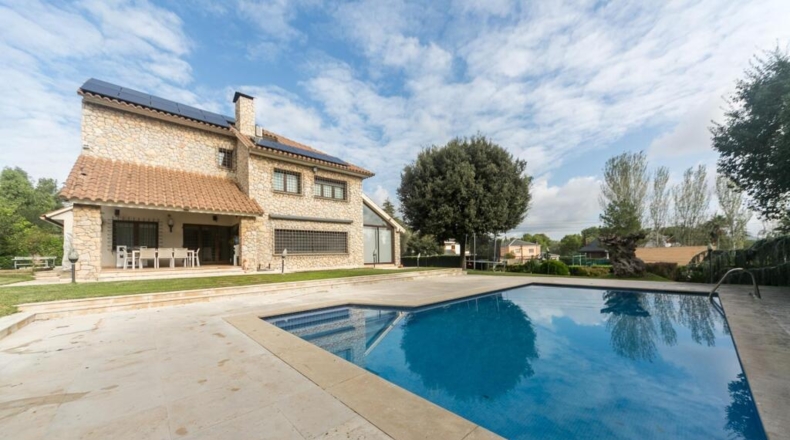 Barcelona - Pallejà - 550.65m2