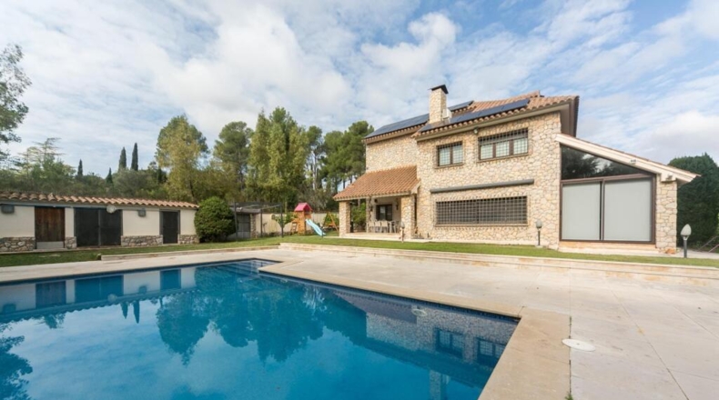 Barcelona - Pallejà - 550.65m2