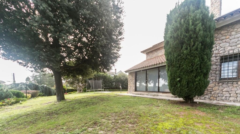 Barcelona - Pallejà - 550.65m2