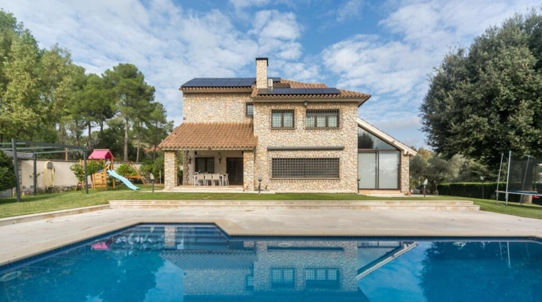 Barcelona - Pallejà - 550.65m2