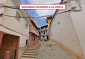 Отдельно стоящий дом с участком на продажу в городе Vélez-Málaga Фото