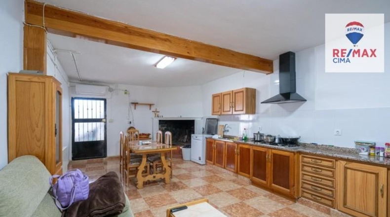 Granada - Baza - 2503m2