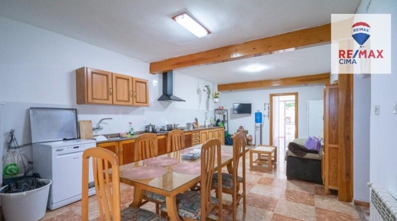 Granada - Baza - 2503m2