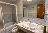 Дом с участком на продажу в городе Альхесирас Фото
