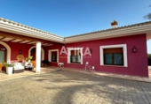 Xalet independent amb terreny en venda a la España, Ontinyent, ref.: TR217331 foto