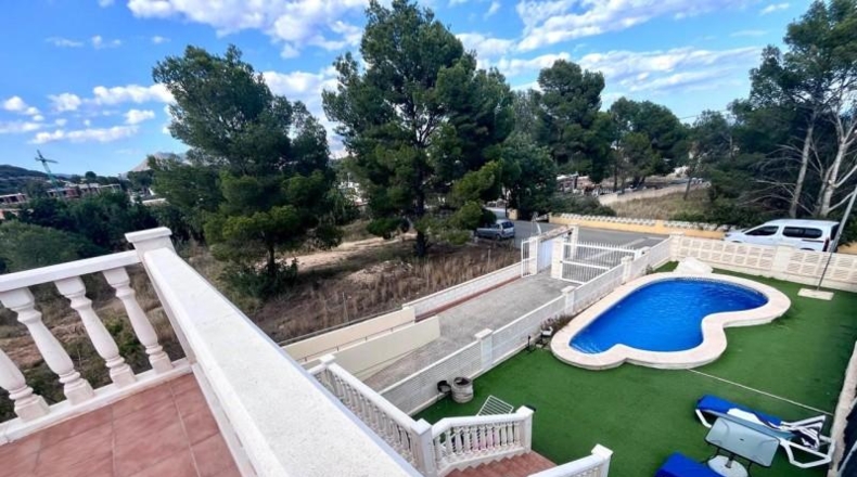 Аликанте - La Nucia - 298m2