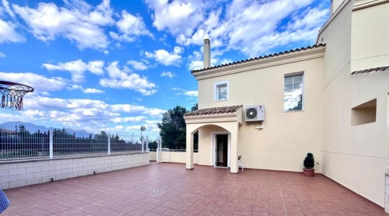 Аликанте - La Nucia - 298m2