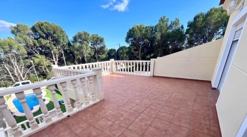 Аликанте - La Nucia - 298m2