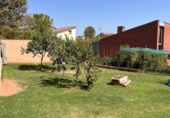 Отдельно стоящий дом с участком на продажу в городе Sant Salvador de Guardiola Фото