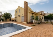 Chalet independiente con terreno en venta en la España, Orihuela, ref: TR181636 foto