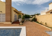 Chalet independiente con terreno en venta en la España, Orihuela, ref: TR181636 foto