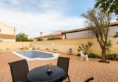 Chalet independiente con terreno en venta en la España, Orihuela, ref: TR181636 foto