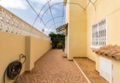 Chalet independiente con terreno en venta en la España, Orihuela, ref: TR181636 foto