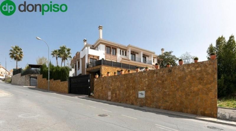 Granada - Huétor Vega - 912m2
