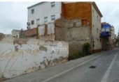 Участок с постройкой на продажу в городе el Vendrell Фото