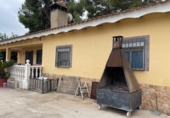 Отдельно стоящий дом с участком на продажу в городе Villamarchante Фото