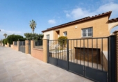 Xalet independent amb terreny en venda a la España, Sant Pere Pescador, ref.: TR407711 foto