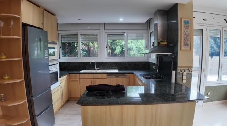 Барселона - Torrelles de Llobregat - 1694m2