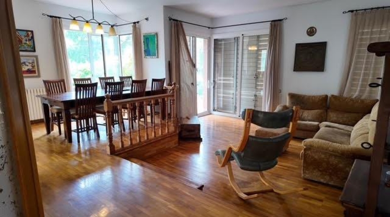 Барселона - Torrelles de Llobregat - 1694m2
