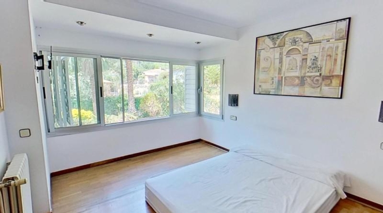 Барселона - Torrelles de Llobregat - 1694m2