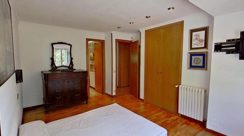 Барселона - Torrelles de Llobregat - 1694m2