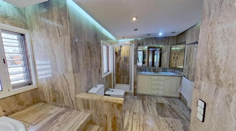 Барселона - Torrelles de Llobregat - 1694m2