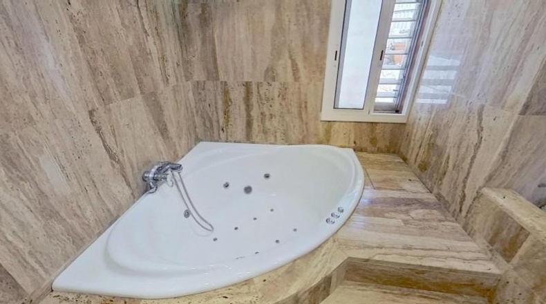 Барселона - Torrelles de Llobregat - 1694m2