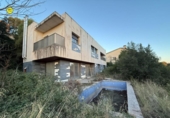 Отдельно стоящий дом с участком на продажу в городе l'Ametlla del Vallès Фото
