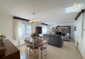 Chalet independiente con terreno en venta en la España, Sant Quintí de Mediona, ref: TR401783 foto