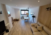 Дом с участком на продажу в городе Сабадель Фото