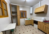Дом с участком на продажу в городе Вальдепеньяс. Фото