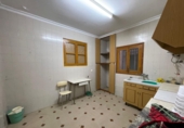 Дом с участком на продажу в городе Вальдепеньяс. Фото