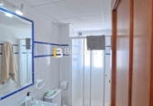 Отдельно стоящий дом с участком на продажу в городе Huércal-Overa. Фото