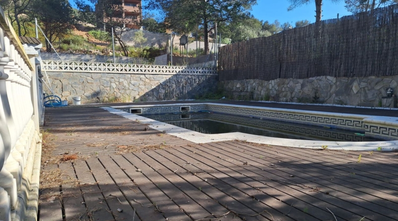 Barcelona - Canyelles - 1350m2