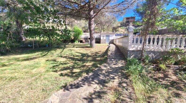Barcelona - Canyelles - 1350m2