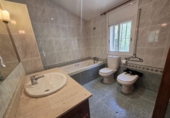 Отдельно стоящий дом с участком на продажу в городе Canyelles Фото