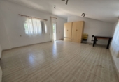 Отдельно стоящий дом с участком на продажу в городе Canyelles Фото