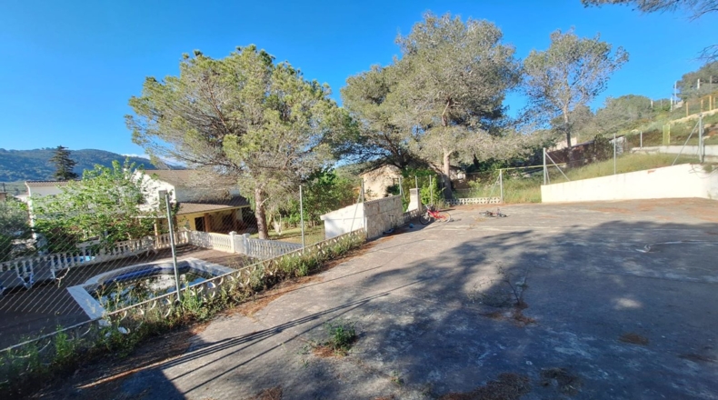 Barcelona - Canyelles - 1350m2
