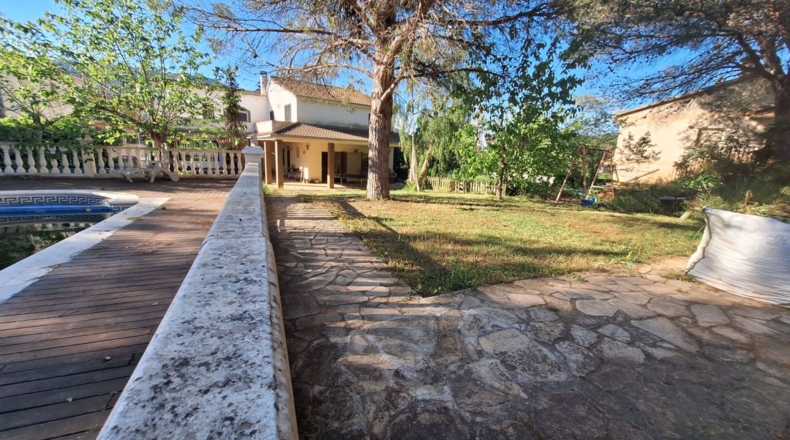 Barcelona - Canyelles - 1350m2