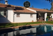 Villa con terreno en venta en Estepona ref: TR409116 foto