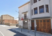 Дом с участком на продажу в городе Villafranca del Cid. Фото