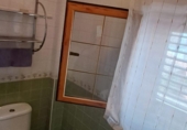 Отдельно стоящий дом с участком на продажу в городе Cárchel. Фото