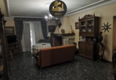 Отдельно стоящий дом с участком на продажу в городе Rus. Фото