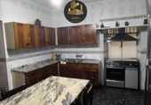 Отдельно стоящий дом с участком на продажу в городе Rus. Фото