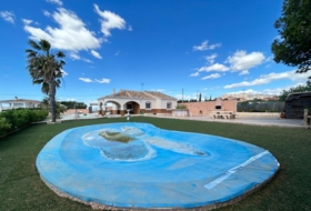 Albatera 3000&nbsp;m²